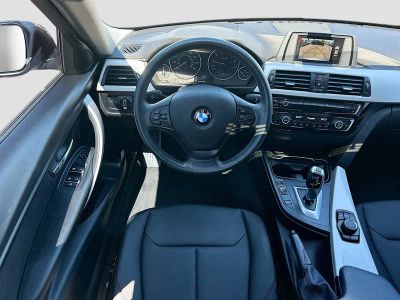 2017 BMW 3 Series — photo 20 view