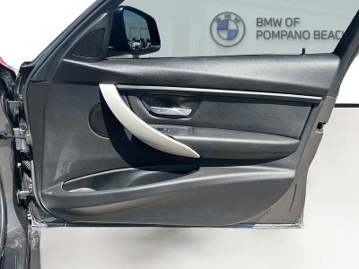 2017 BMW 3 Series — photo 28 view