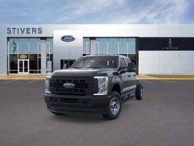 2026 Ford Chassis Cab - Photo 3