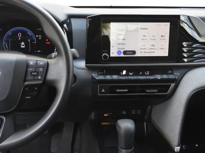 2025 Toyota Camry — photo 11 view