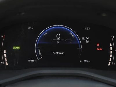 2025 Toyota Camry — photo 10 view