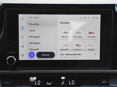 2025 Toyota Camry — photo 16 view