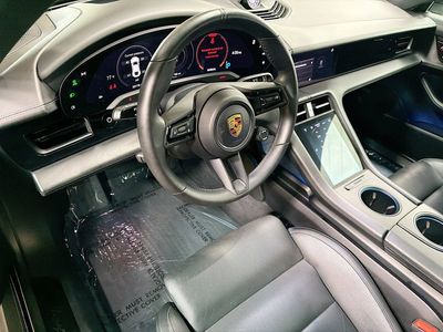 2021 Porsche Taycan - Photo 4