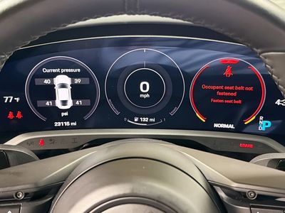 2021 Porsche Taycan - Photo 37