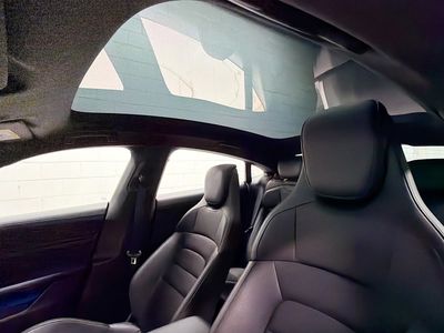 2021 Porsche Taycan - Photo 25