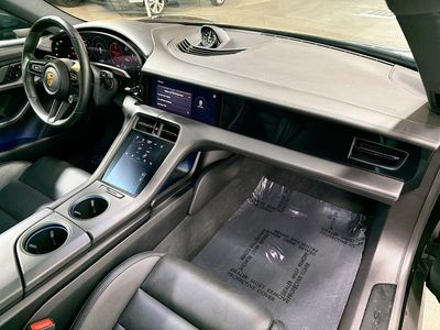2021 Porsche Taycan - Photo 14
