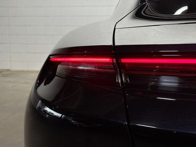 2021 Porsche Taycan - Photo 11