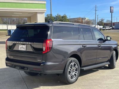 2025 Ford Expedition - Photo 3