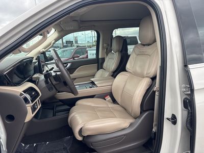 2023 Lincoln Navigator L - Photo 12