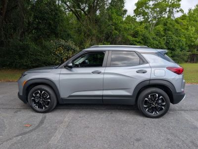 2023 Chevrolet TrailBlazer - Photo 2