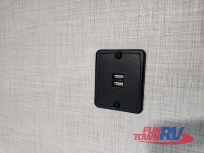 2025 Venture RV Stratus - Photo 37
