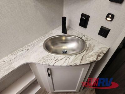 2025 Venture RV Stratus - Photo 41