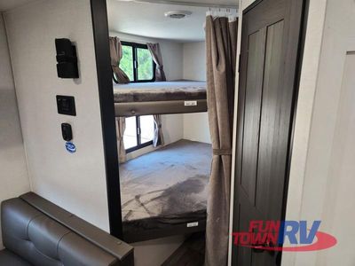 2025 Venture RV Stratus - Photo 50