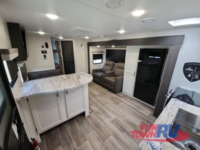 2025 Venture RV Stratus - Photo 20