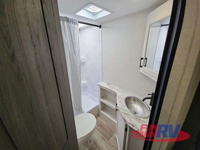 2025 Venture RV Stratus - Photo 40
