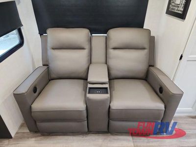 2025 Venture RV Stratus - Photo 31