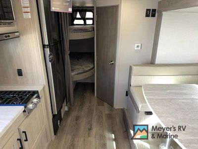 2025 Coachmen RV Catalina Summit Series 7 - Photo 9
