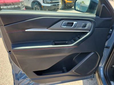 2025 Ford Explorer — photo 14 view