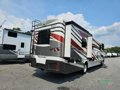 2022 Newmar Bay Star — rear three-quarter view