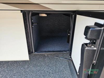 2022 Newmar Bay Star — photo 13 view