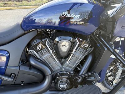 2025 Indian Motorcycle Challenger Dark Horse w/PowerBand Audio Springfield Blue - Photo 15