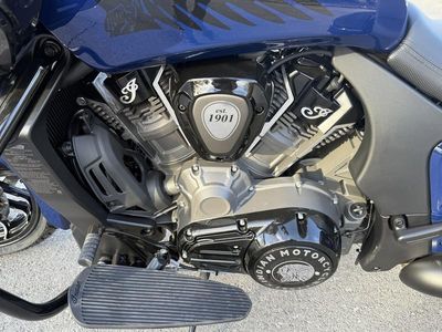 2025 Indian Motorcycle Challenger Dark Horse w/PowerBand Audio Springfield Blue - Photo 11