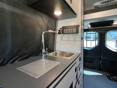2026 Winnebago REVEL SPORT - Photo 10