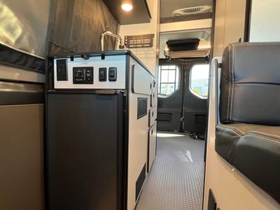 2026 Winnebago REVEL SPORT - Photo 12