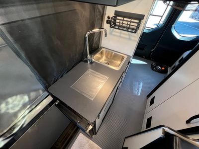 2026 Winnebago REVEL SPORT - Photo 9