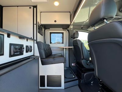 2026 Winnebago REVEL SPORT - Photo 15