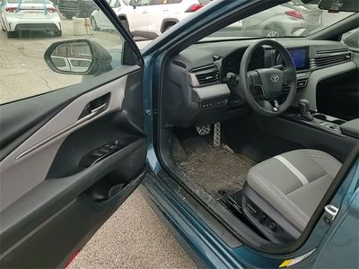 2025 Toyota Camry - Photo 9