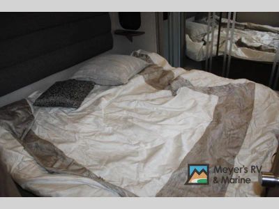 2018 Forest River RV Cedar Creek Silverback - Photo 40