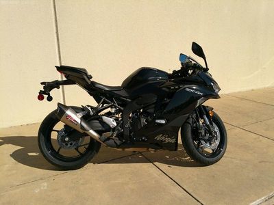 2025 Kawasaki NINJA ZX-4R ABS - Photo 5