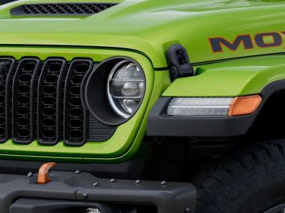 2026 Jeep Gladiator — photo 10 view
