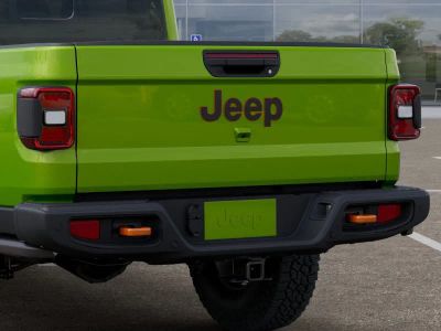 2026 Jeep Gladiator — photo 13 view