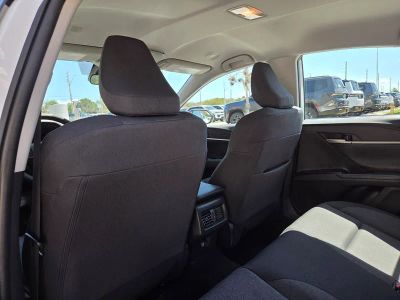 2025 Toyota Camry — photo 18 view