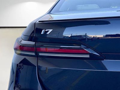 2026 BMW i7 — photo 10 view