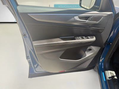 2025 Volkswagen Atlas Cross Sport — photo 19 view