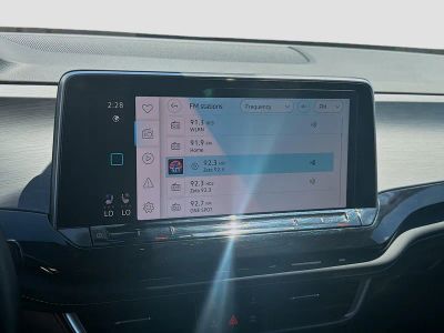 2025 Volkswagen Atlas Cross Sport — photo 12 view