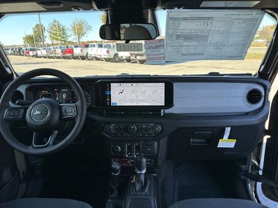2026 Jeep Wrangler - Photo 12