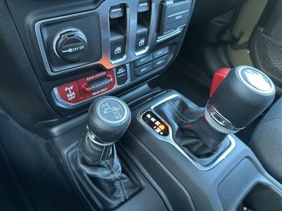 2026 Jeep Wrangler - Photo 14