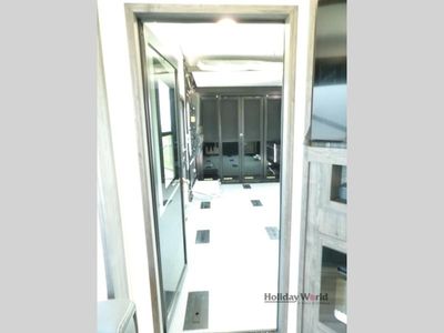 2025 Keystone Fuzion - Photo 10