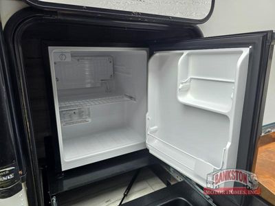 2022 Surveyor Legend 252RBLE - Photo 5