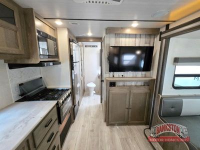 2022 Surveyor Legend 252RBLE - Photo 16