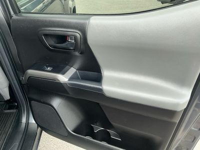2023 Toyota Tacoma — photo 19 view