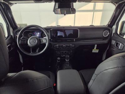 2026 Jeep Gladiator — photo 18 view