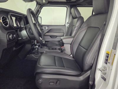 2026 Jeep Gladiator — photo 9 view