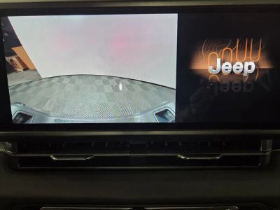 2026 Jeep Gladiator — photo 10 view