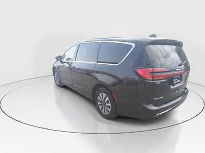 2023 Chrysler Pacifica — detail view