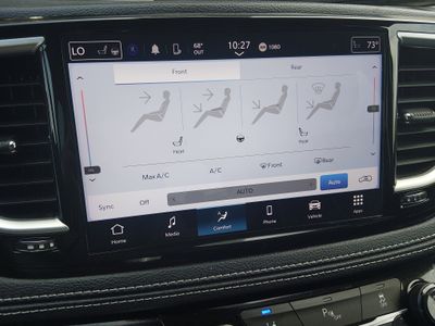 2023 Chrysler Pacifica — photo 18 view